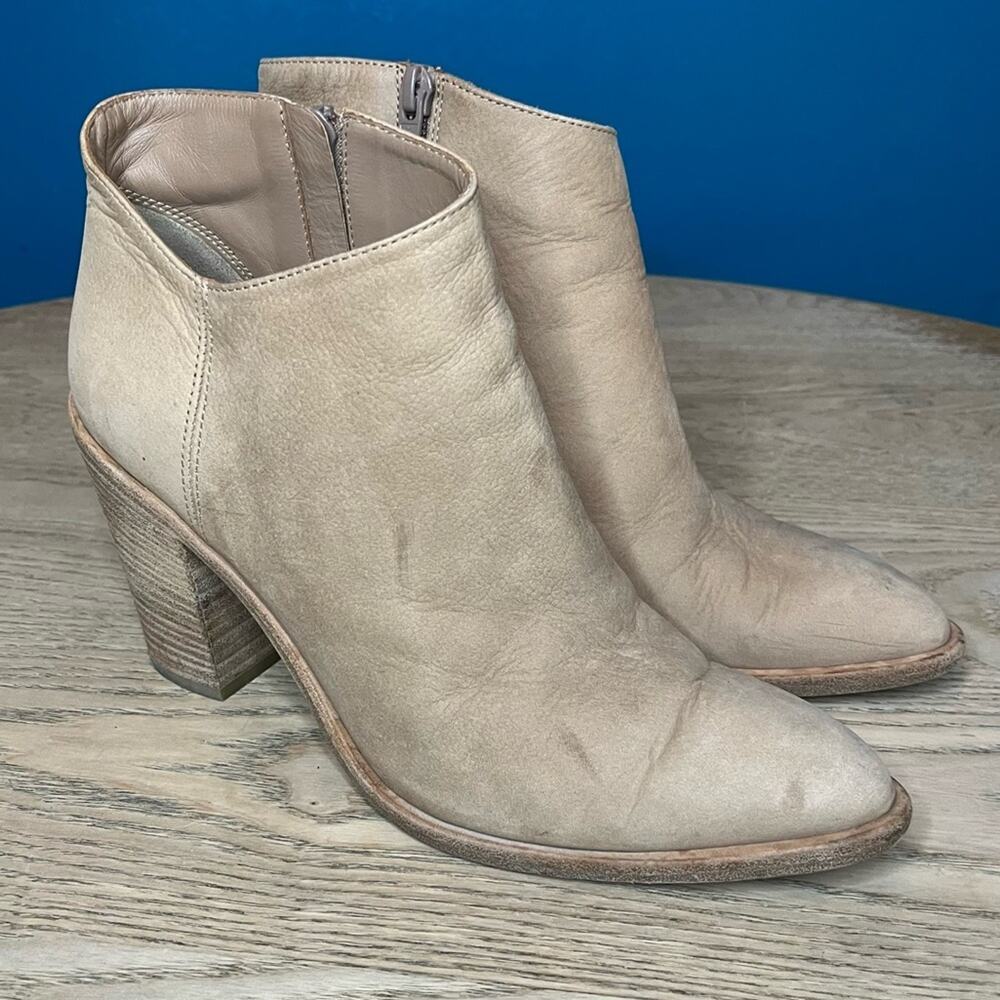 Vince. Easton Nubuck Asymmetrical Block Heel Ankle Bootie Women’s Size 7 Tan
